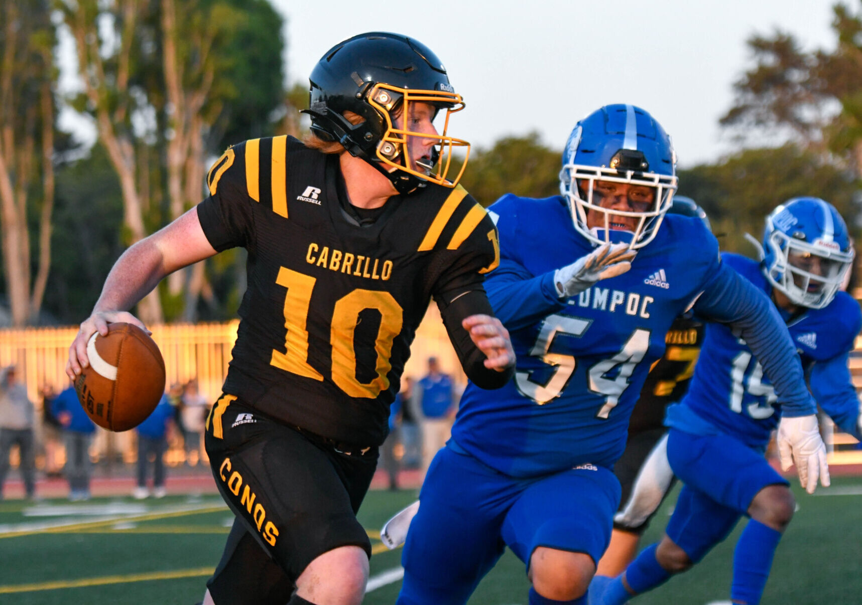 090222 Lompoc Cabrillo football 07.JPG